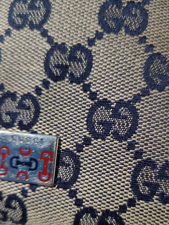 Authentic Gucci Messenger Bag - Picture 6 of 16